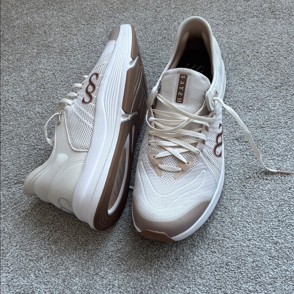 NEW SAYSH The Felix Runner
A Performance Running Shoe. Size 12. New never worn - Picture 5 of 8